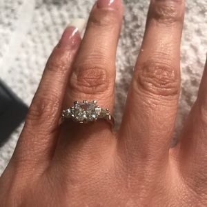 Diamonique Ring Simulate